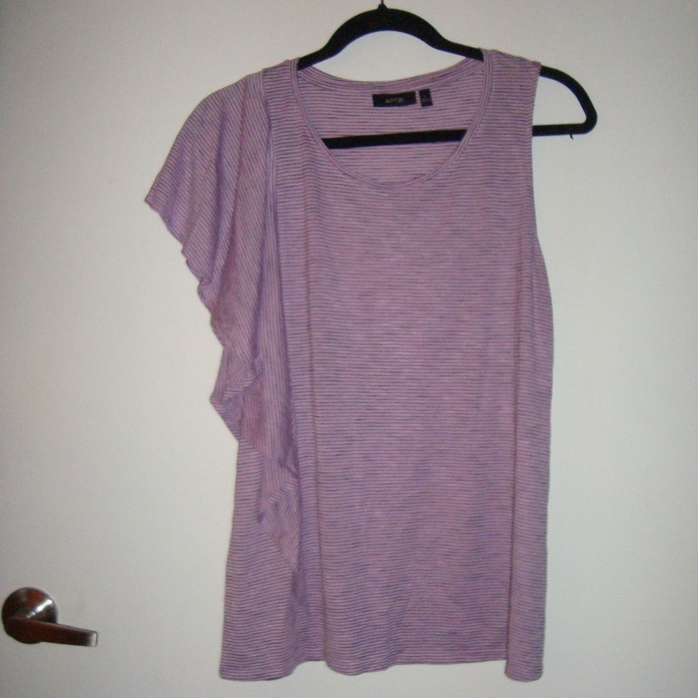 NWT cute shirt